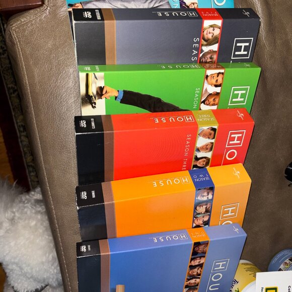 HOUSE M.D. – Seasons 1 through 6 DVD Set – Excellent Condition - Picture 4 of 6
